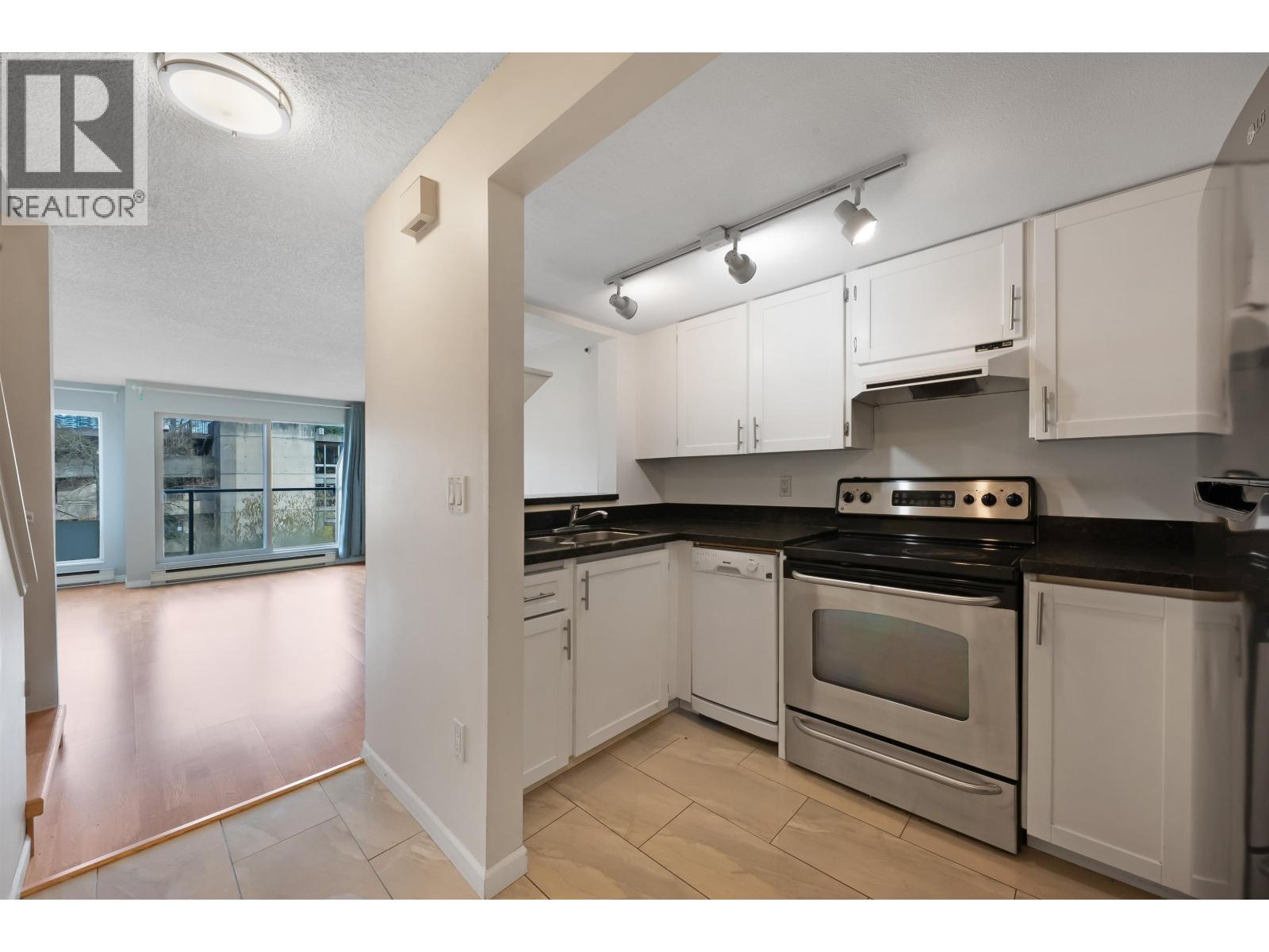 8 1355 W 4th Avenue, Vancouver, British Columbia  V6H 3Y8 - Photo 6 - R3105612
