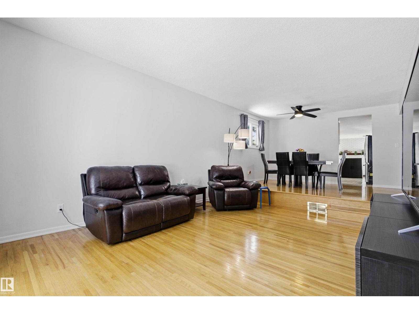 4203 52 Av, Beaumont, Alberta  T4X 1J4 - Photo 10 - E4480004