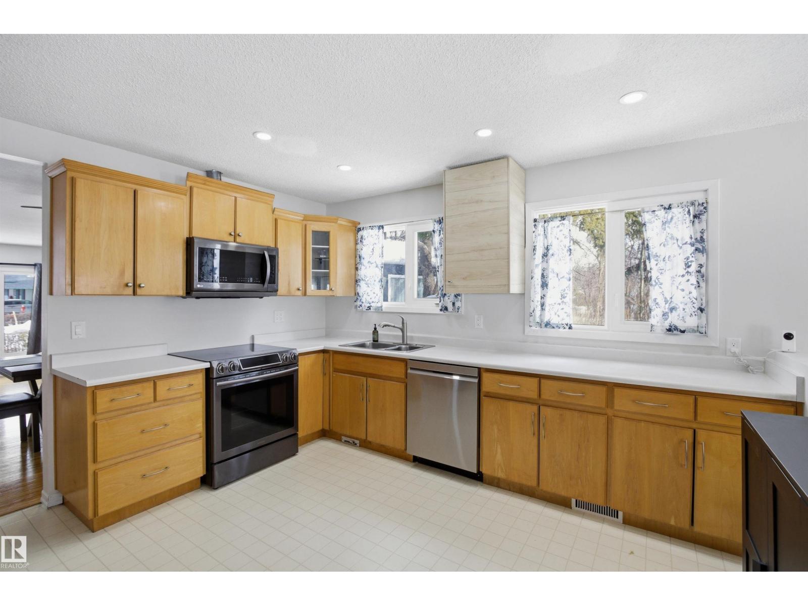 4203 52 Av, Beaumont, Alberta  T4X 1J4 - Photo 12 - E4480004