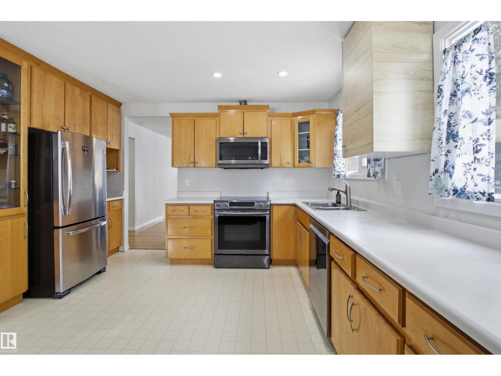 4203 52 Av, Beaumont, Alberta  T4X 1J4 - Photo 14 - E4480004