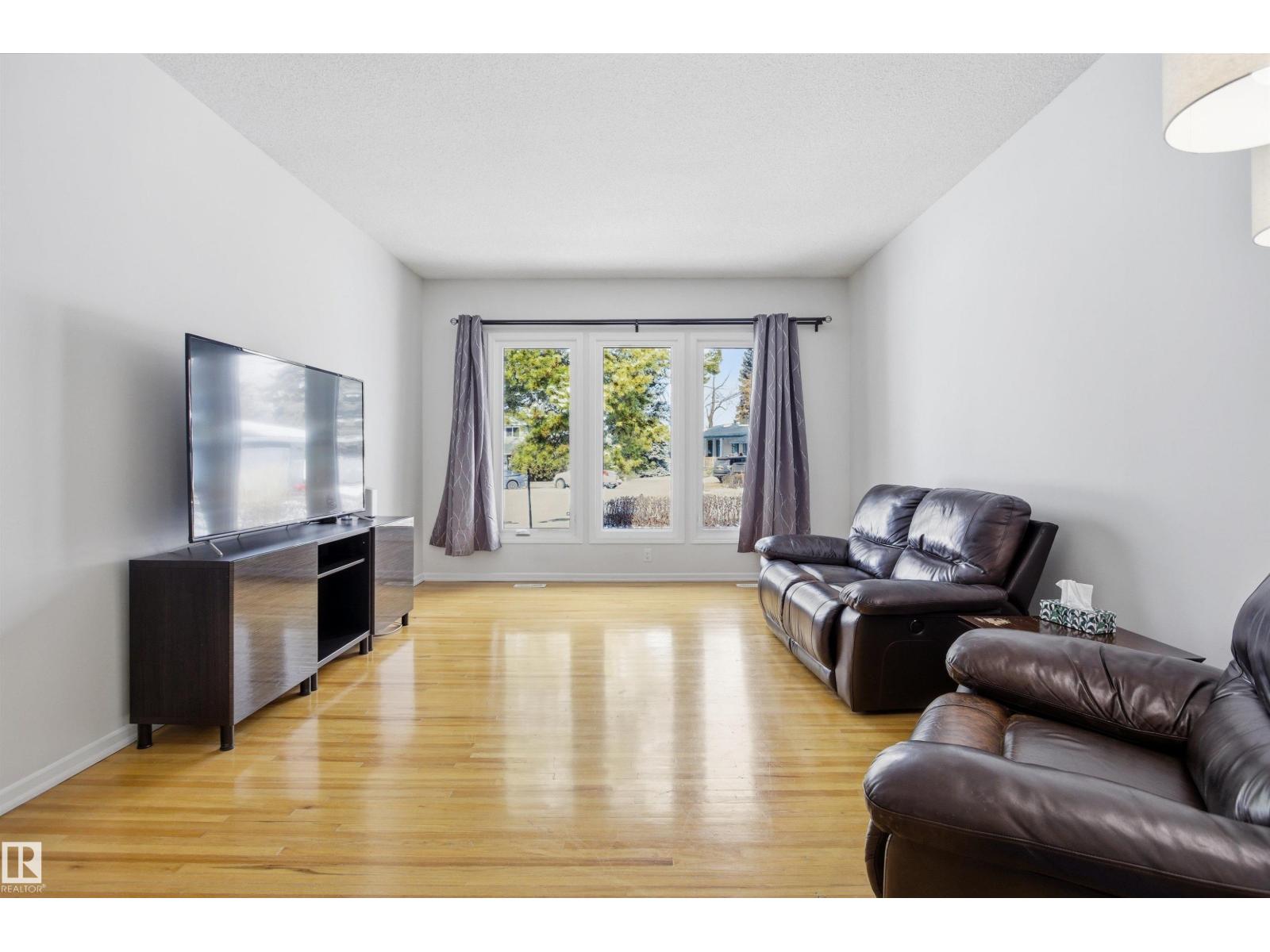 4203 52 Av, Beaumont, Alberta  T4X 1J4 - Photo 7 - E4480004