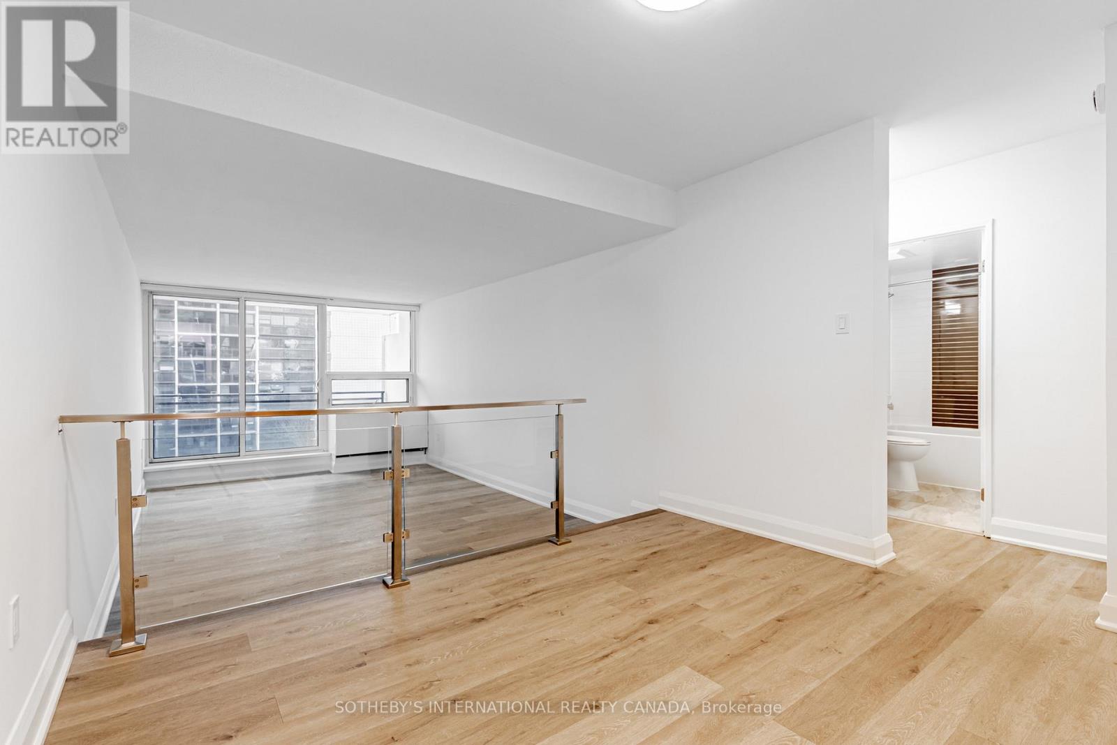 420 - 191 Sherbourne Street, Toronto, Ontario  M5A 3X1 - Photo 4 - C12944184