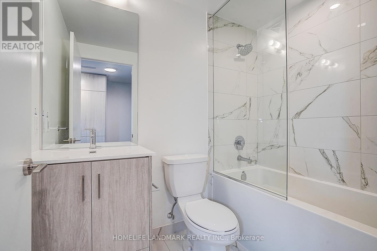 3011 - 180 Front Street E, Toronto, Ontario  M5A 0K9 - Photo 8 - C12944194