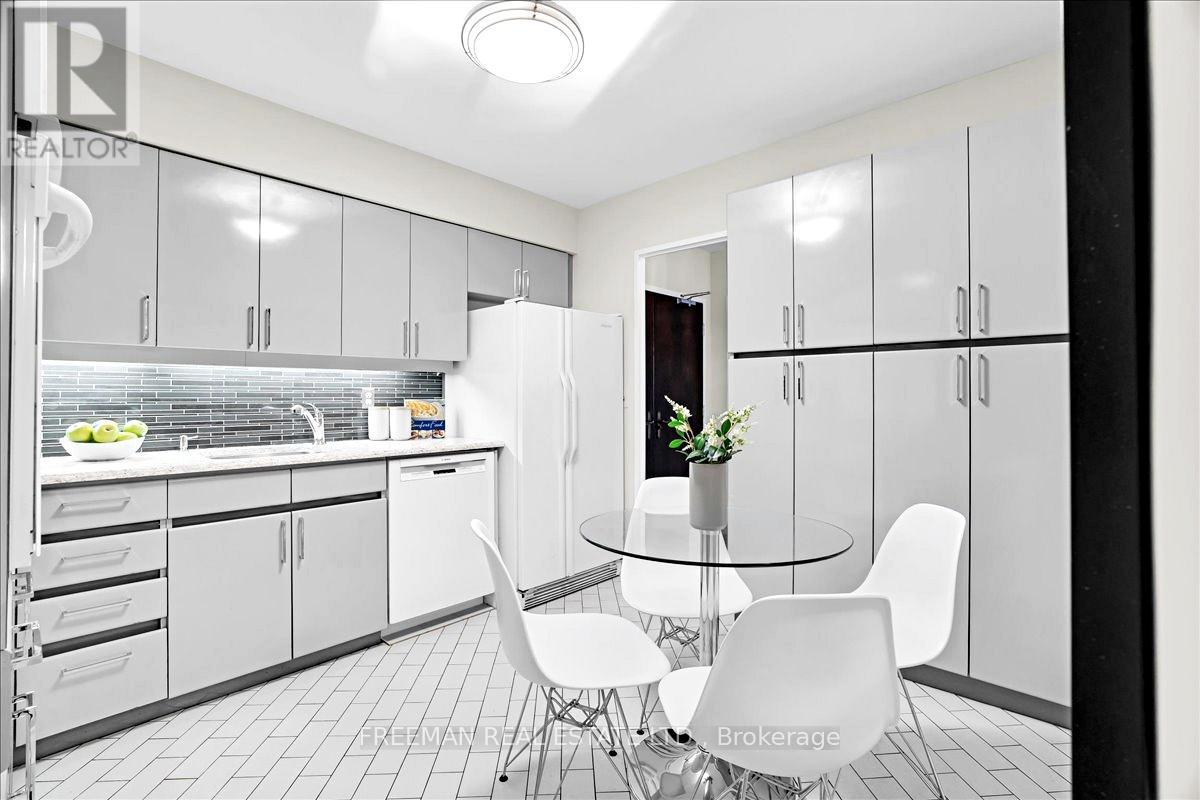 303 - 350 Lonsdale Road, Toronto, Ontario  M5P 1R6 - Photo 8 - C12944226