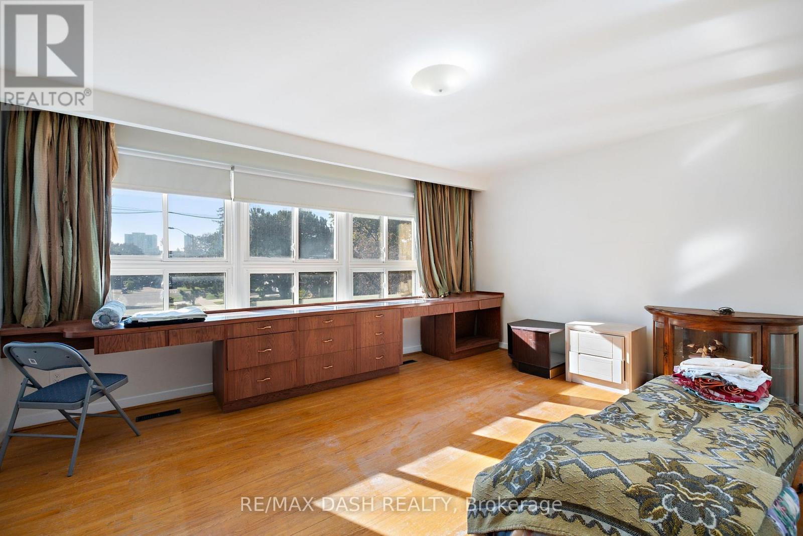 48 Russfax Drive, Toronto, Ontario  M2R 3B1 - Photo 17 - C12944238