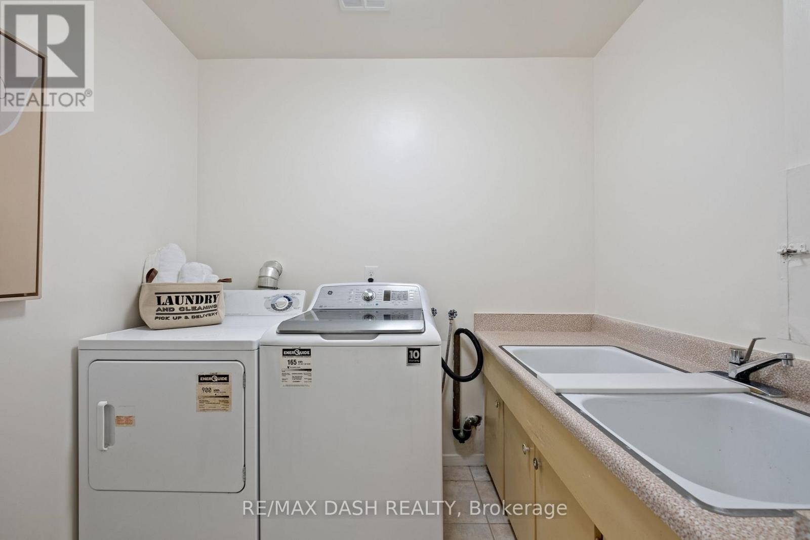 48 Russfax Drive, Toronto, Ontario  M2R 3B1 - Photo 27 - C12944238