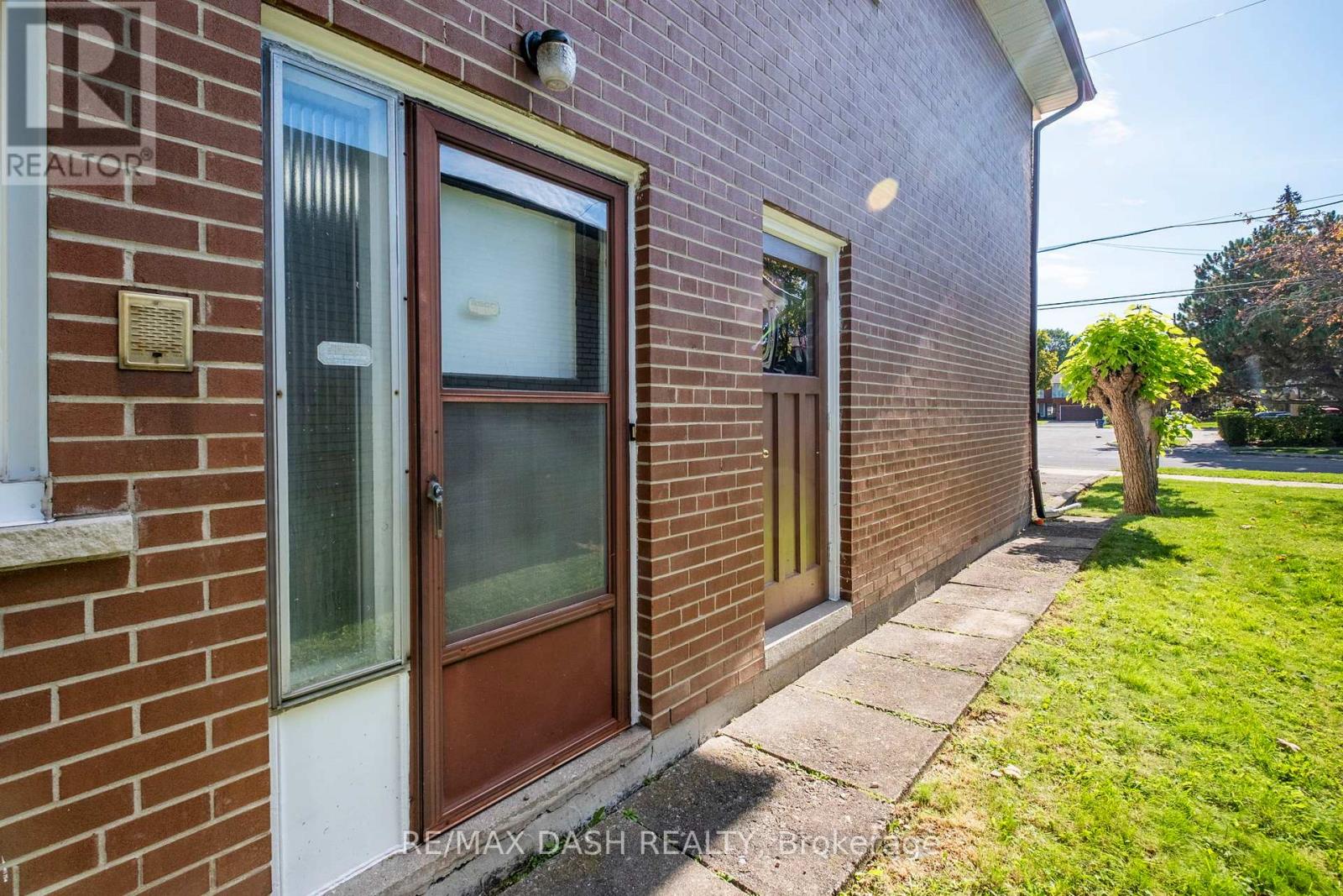 48 Russfax Drive, Toronto, Ontario  M2R 3B1 - Photo 33 - C12944238