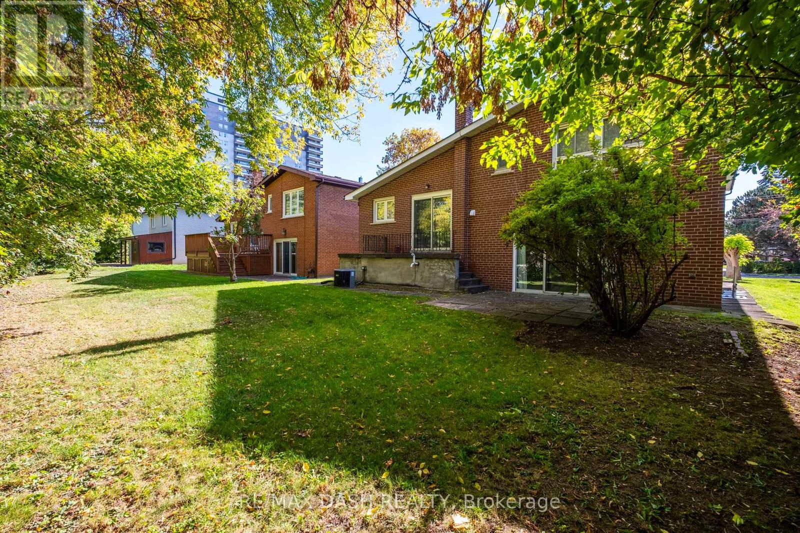 48 Russfax Drive, Toronto, Ontario  M2R 3B1 - Photo 34 - C12944238