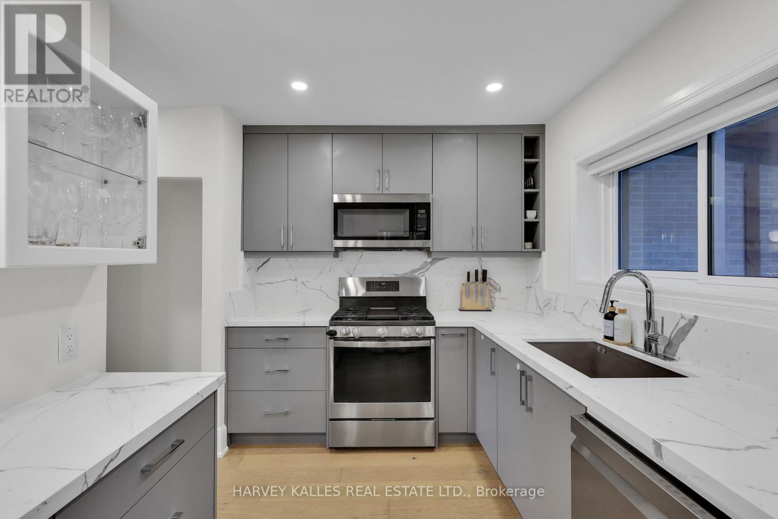 99 Atlas Avenue, Toronto, Ontario  M6C 3P2 - Photo 12 - C12944272