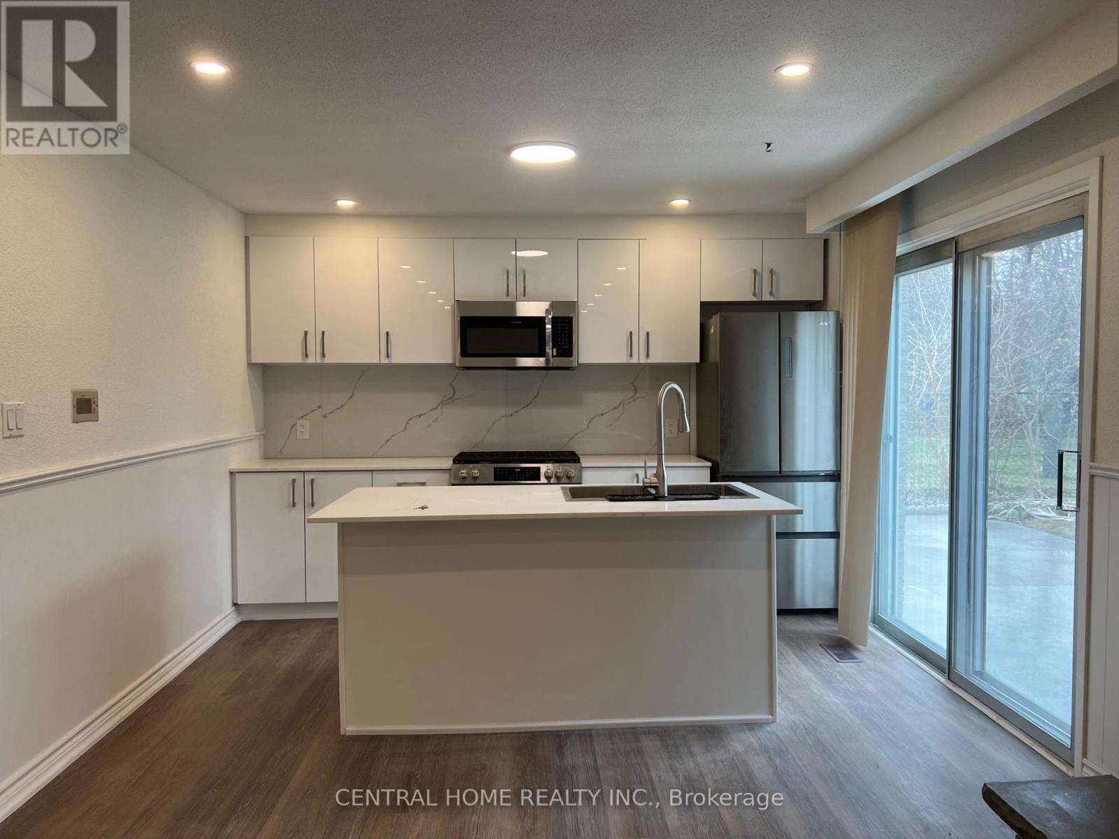 86 PLEASANT AVENUE, Toronto, Ontario