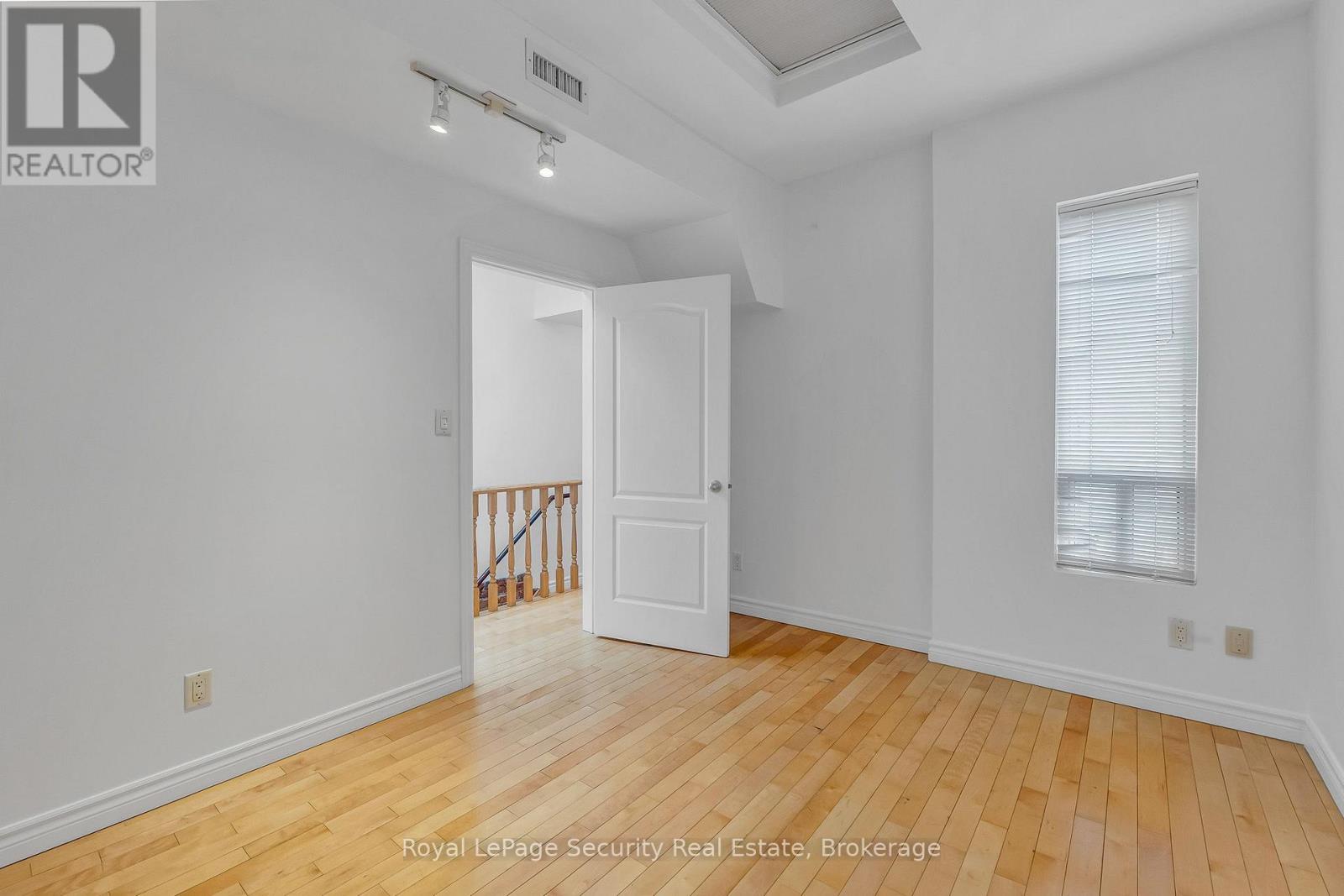 2nd Floor - 1115 College Street, Toronto, Ontario  M6H 1B5 - Photo 18 - C12944332