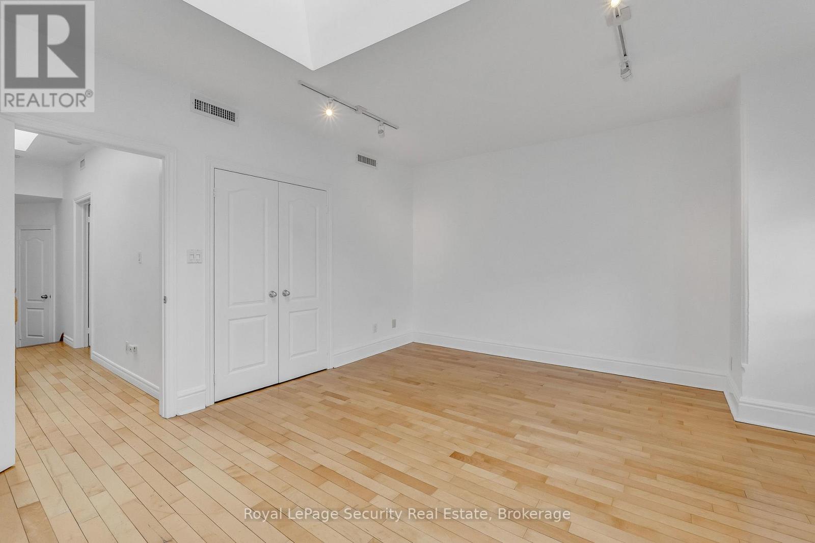 2nd Floor - 1115 College Street, Toronto, Ontario  M6H 1B5 - Photo 22 - C12944332