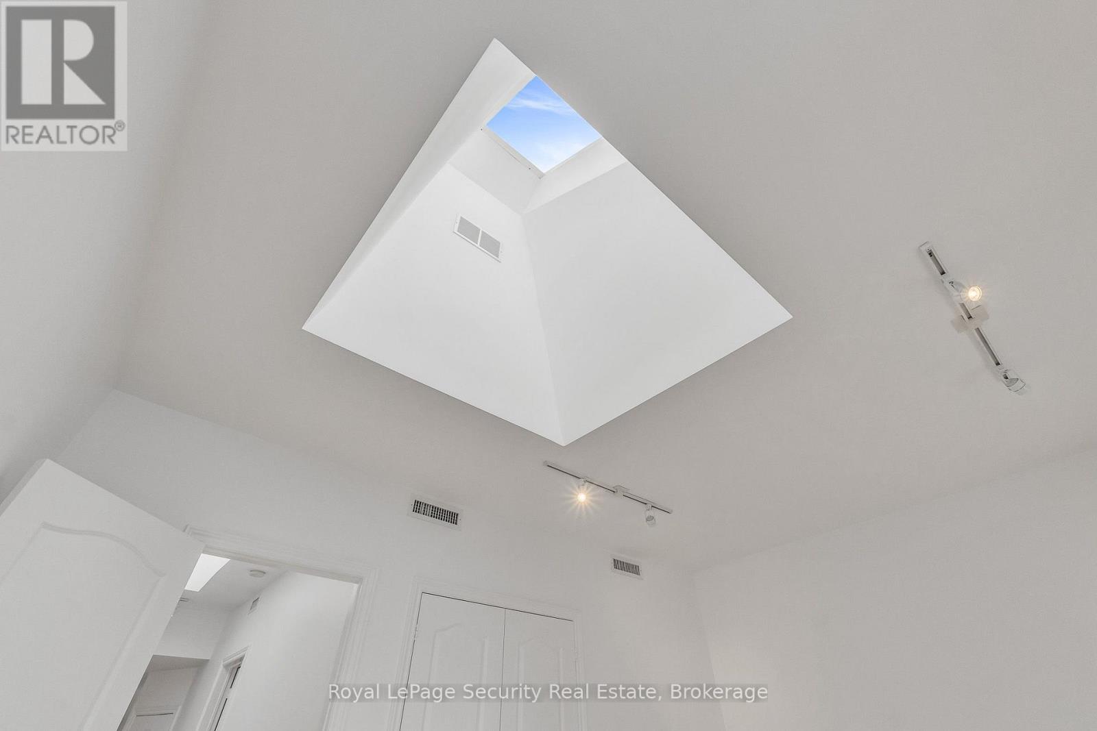 2nd Floor - 1115 College Street, Toronto, Ontario  M6H 1B5 - Photo 23 - C12944332