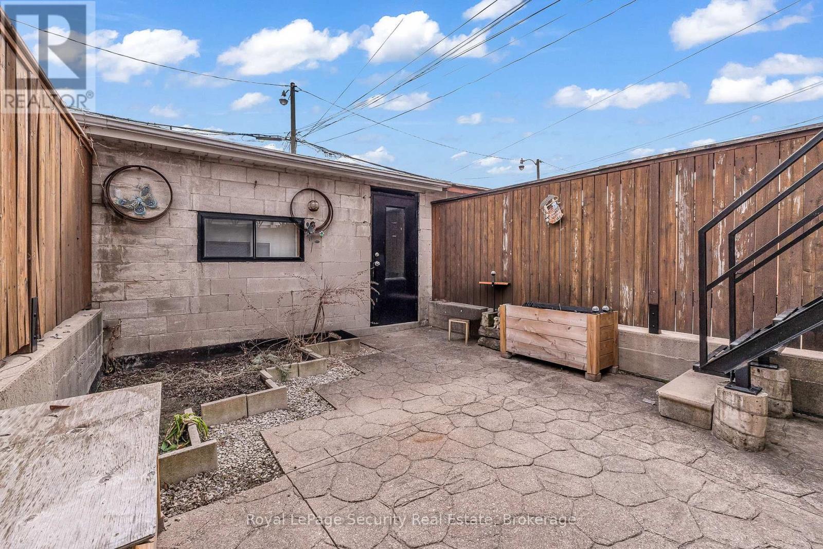 2nd Floor - 1115 College Street, Toronto, Ontario  M6H 1B5 - Photo 26 - C12944332