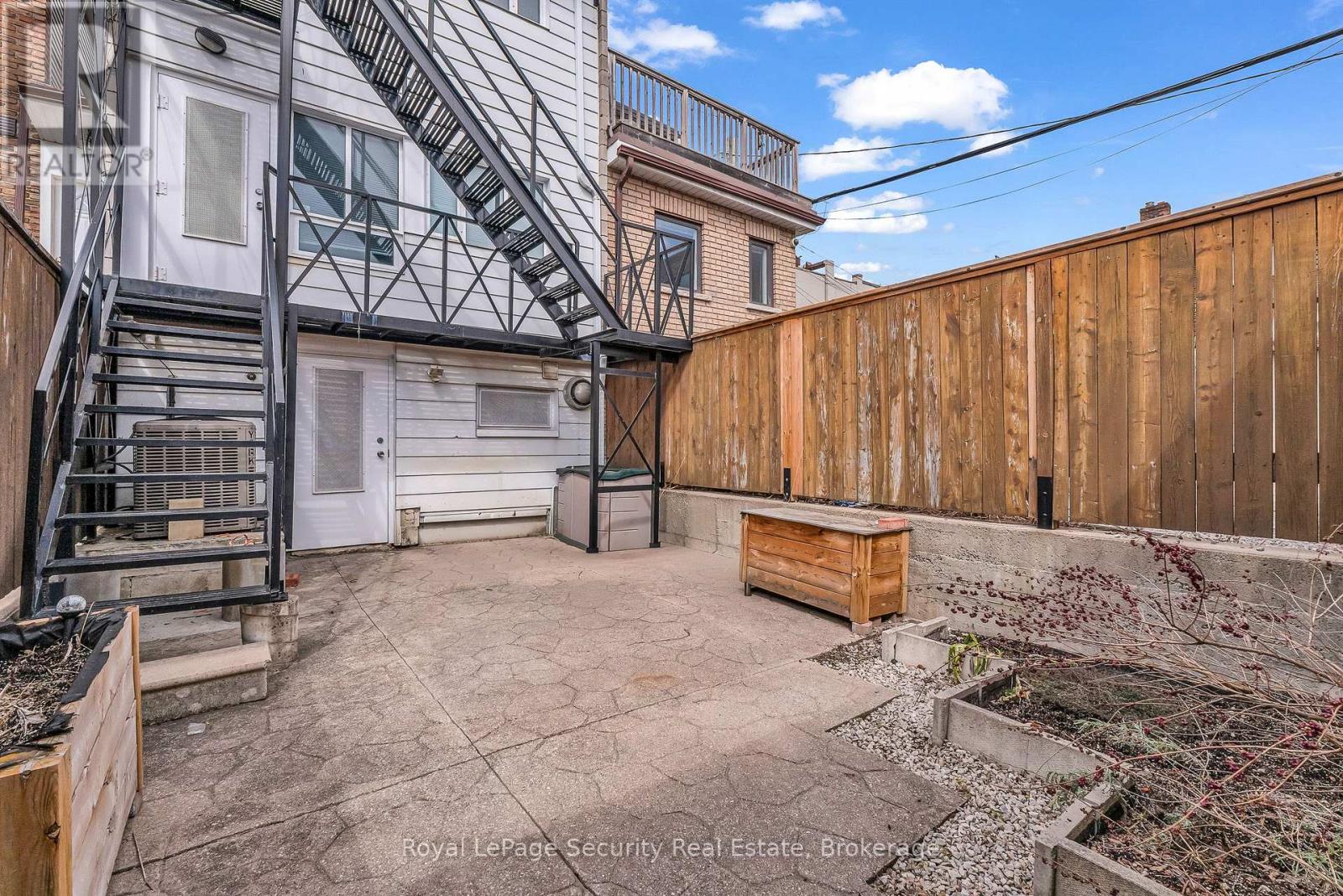 2nd Floor - 1115 College Street, Toronto, Ontario  M6H 1B5 - Photo 27 - C12944332