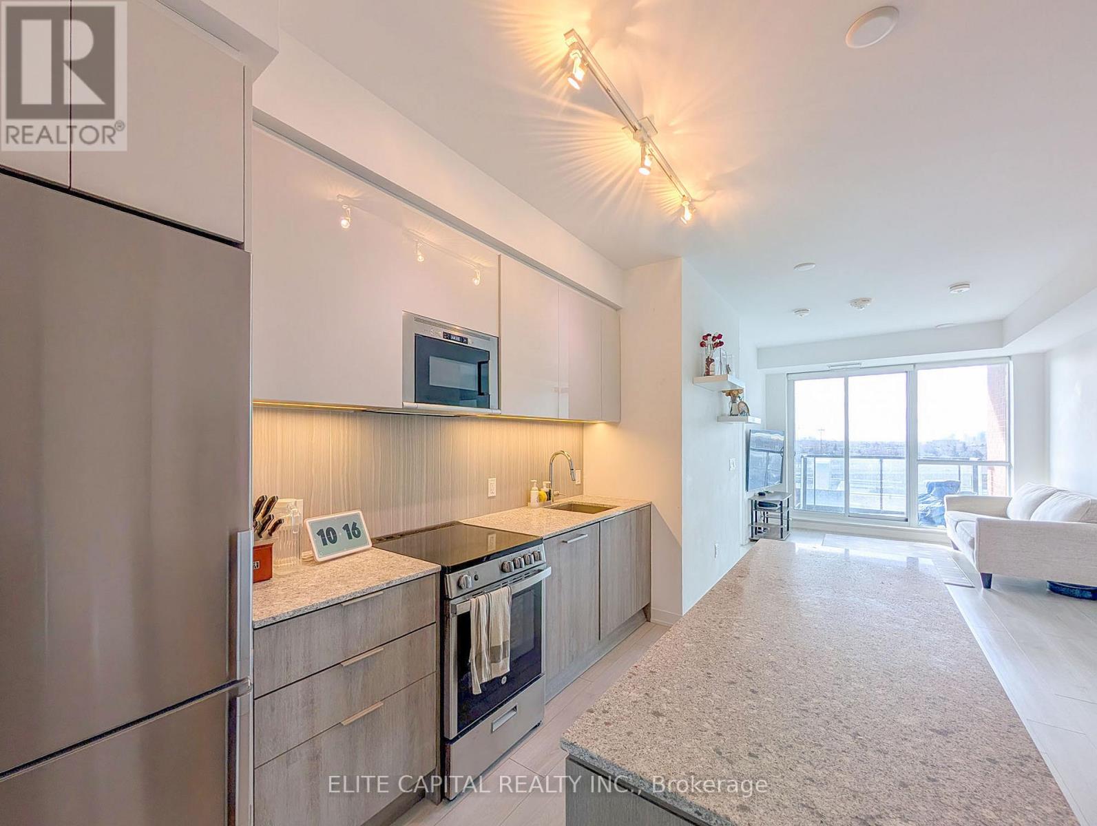 1010 - 31 Tippett Road, Toronto, Ontario  M3H 0C8 - Photo 4 - C12944356