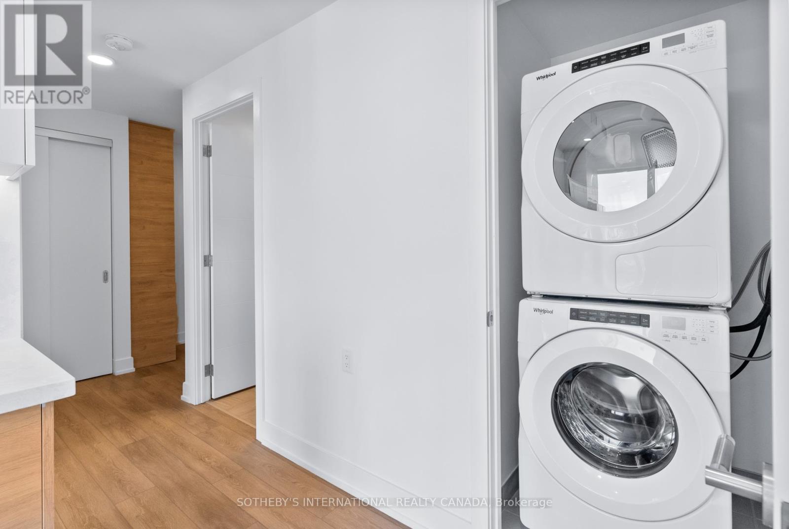 1902 - 200 Redpath Avenue, Toronto, Ontario  M4P 0E6 - Photo 3 - C12944416