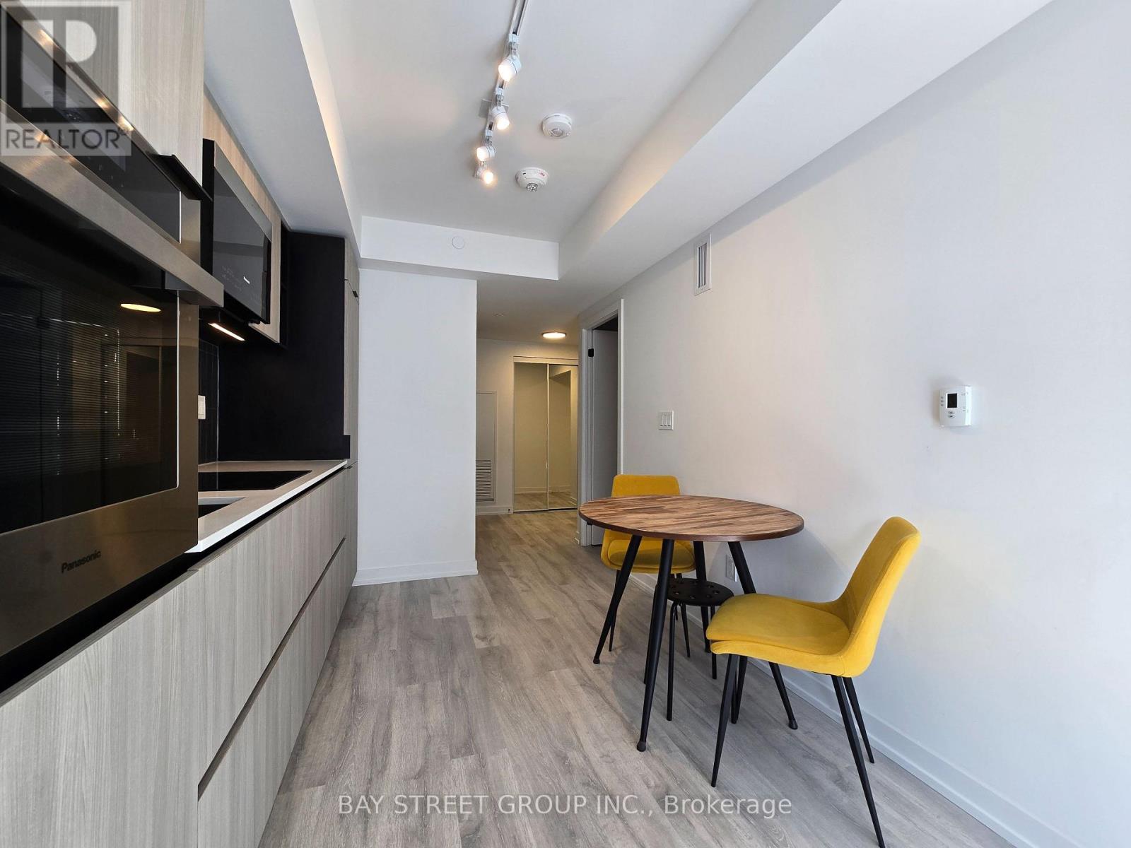 1304 - 2 Augusta Avenue, Toronto, Ontario  M5V 0T3 - Photo 10 - C12944428