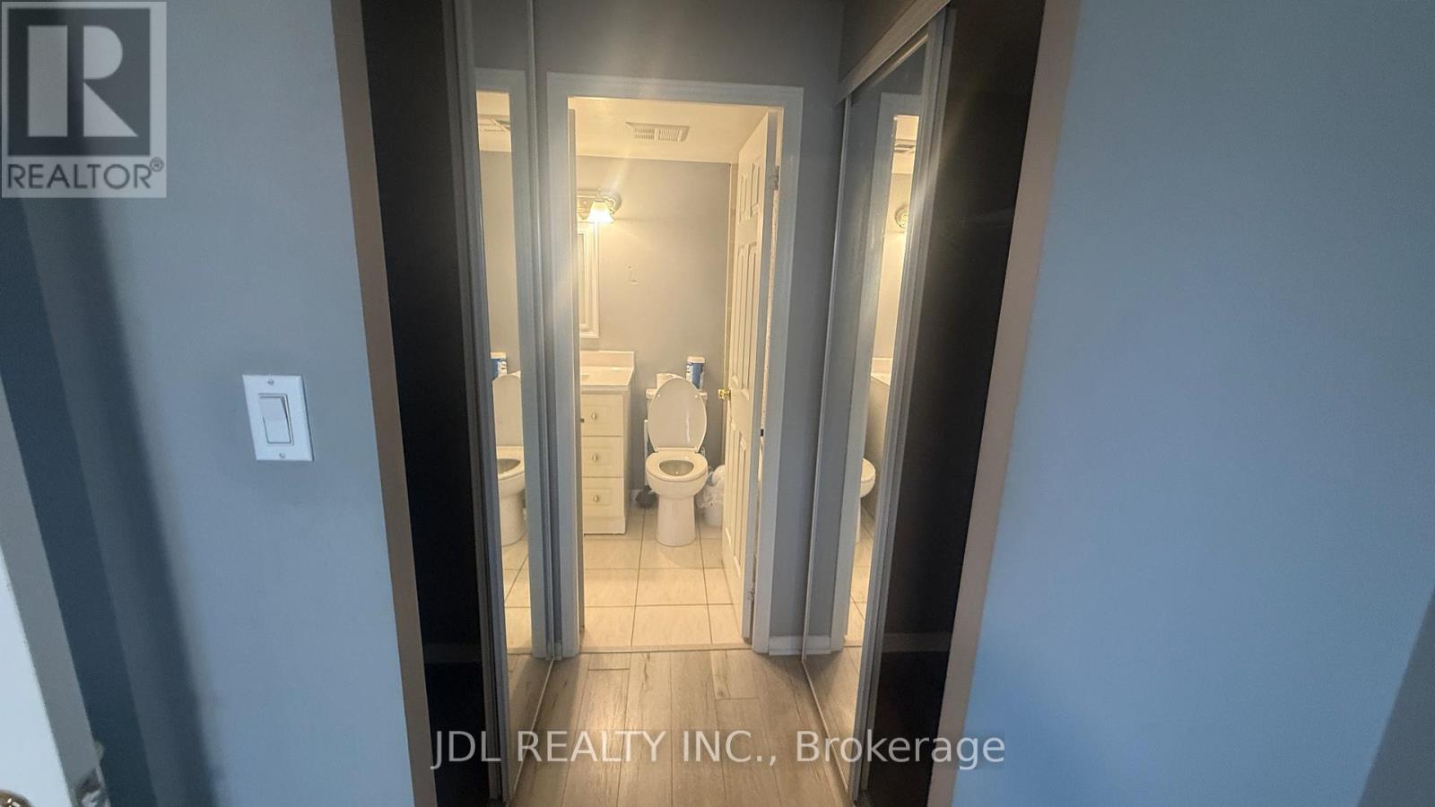 1610 - 887 Bay Street, Toronto, Ontario  M5S 3K4 - Photo 10 - C12944458