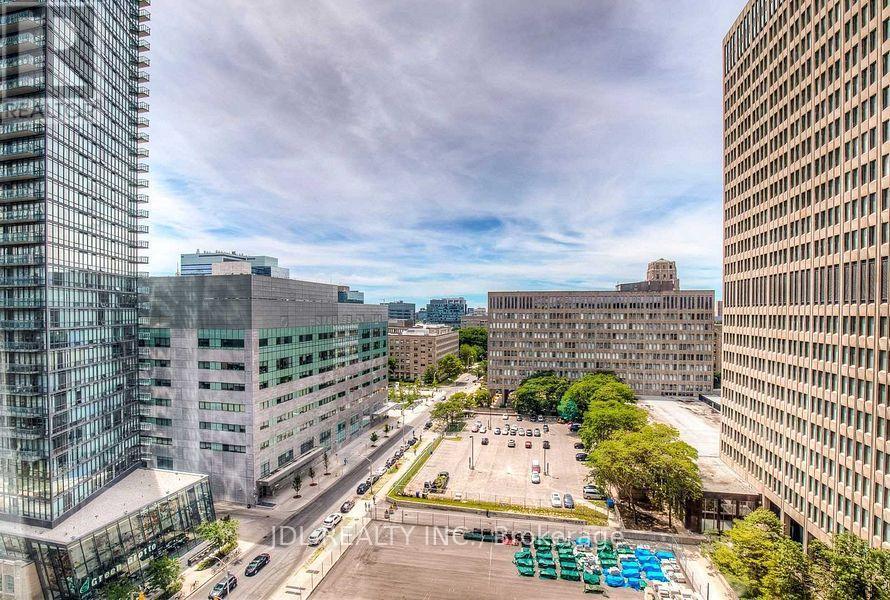 1610 - 887 Bay Street, Toronto, Ontario  M5S 3K4 - Photo 11 - C12944458