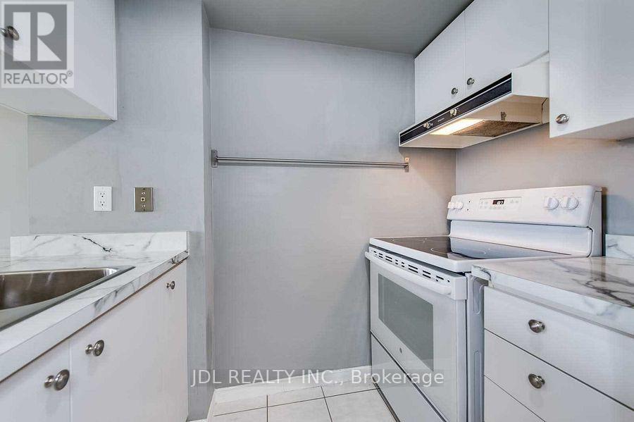 1610 - 887 Bay Street, Toronto, Ontario  M5S 3K4 - Photo 12 - C12944458