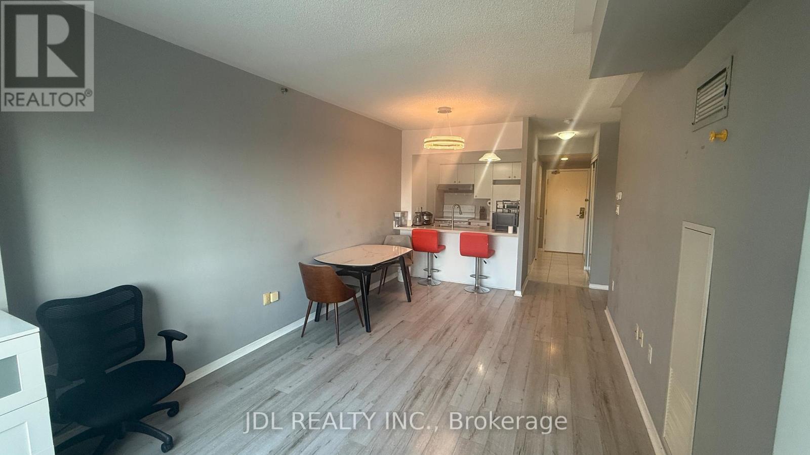 1610 - 887 Bay Street, Toronto, Ontario  M5S 3K4 - Photo 2 - C12944458