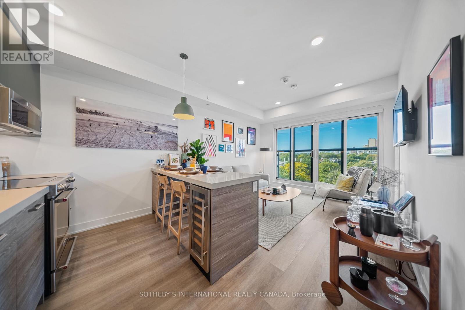 414 - 484 SPADINA AVENUE, Toronto, Ontario