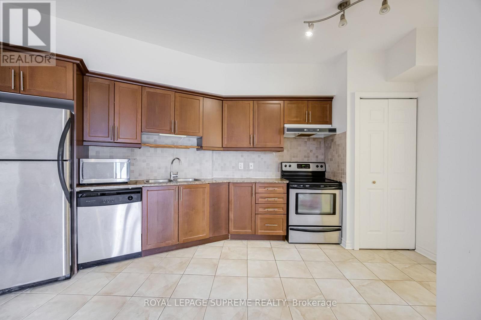 407 - 11 Christie Street, Toronto, Ontario  M6G 4C3 - Photo 6 - C12944620