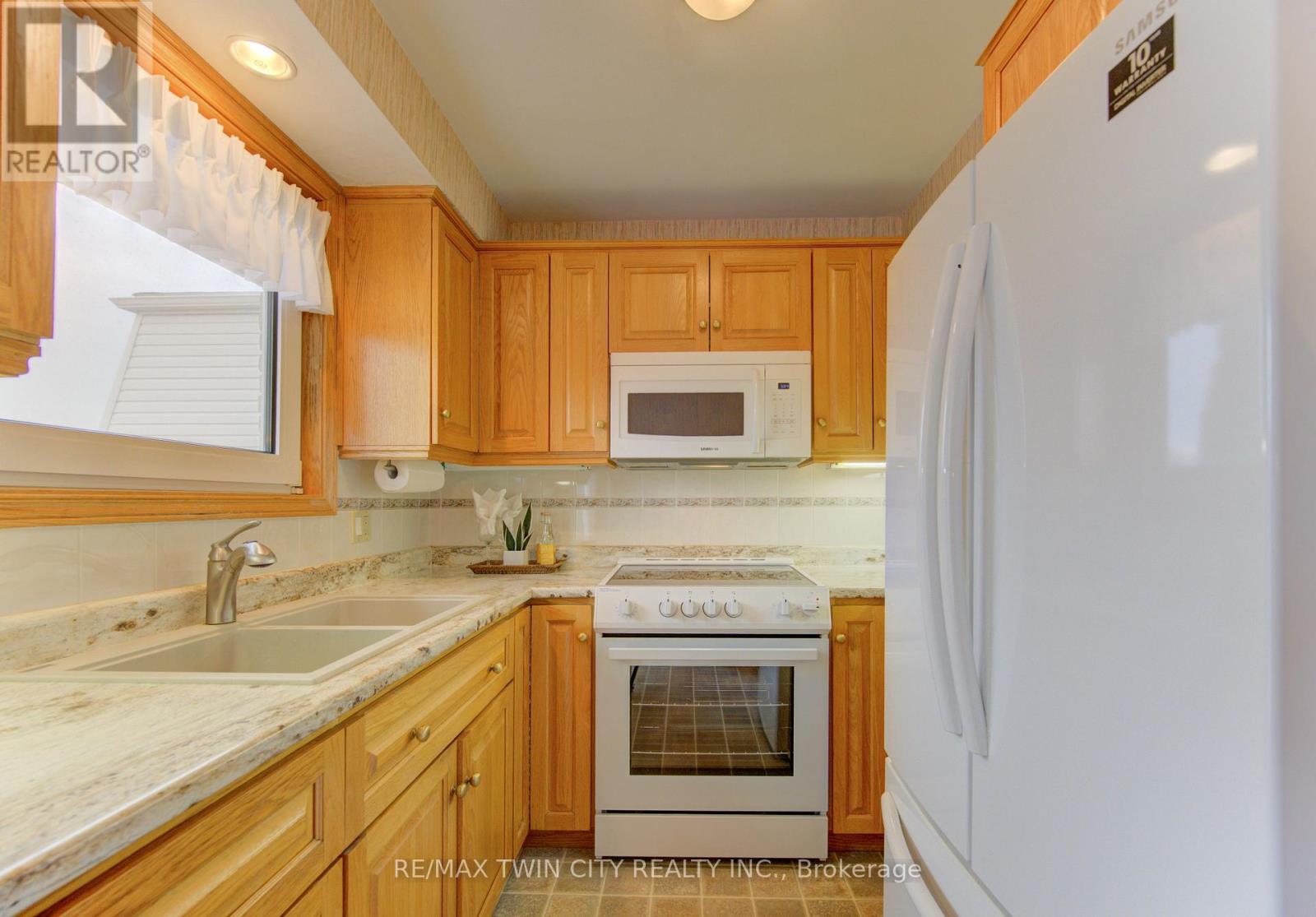 55 Coach Hill Drive, Kitchener, Ontario  N2E 1N7 - Photo 19 - X12940610