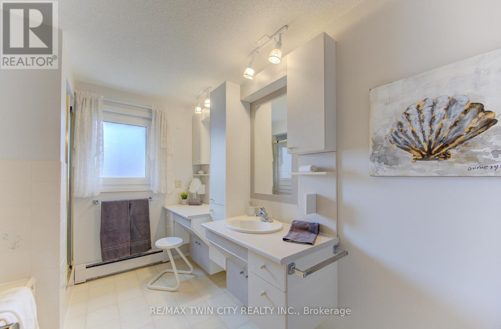 55 Coach Hill Drive, Kitchener, Ontario  N2E 1N7 - Photo 21 - X12940610