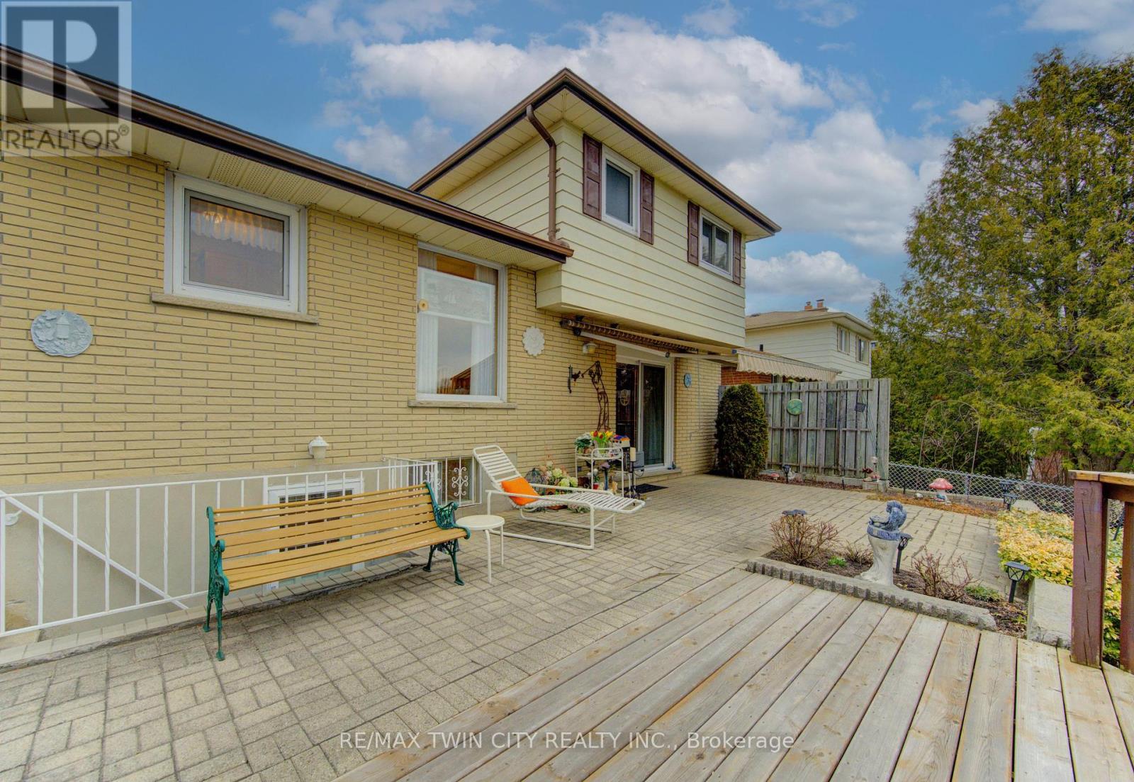 55 Coach Hill Drive, Kitchener, Ontario  N2E 1N7 - Photo 36 - X12940610