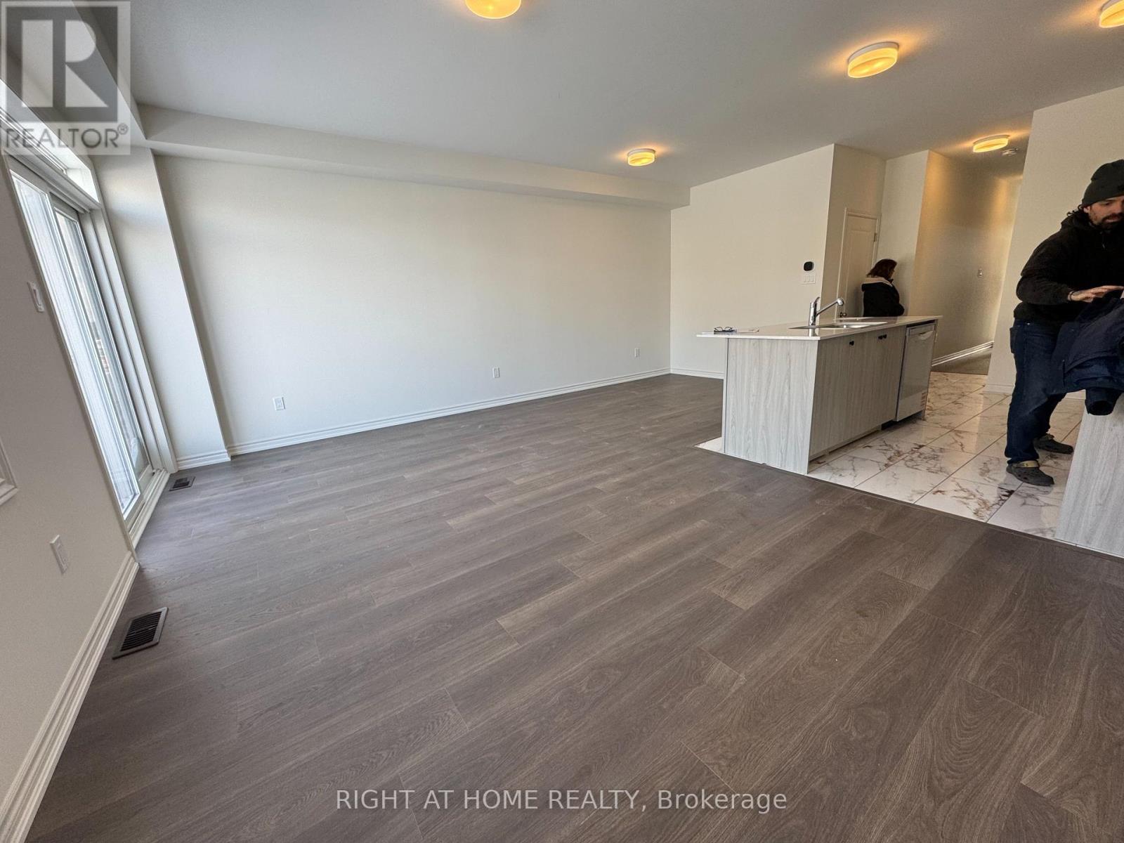 108 Sanderson Drive, Kawartha Lakes, Ontario  K9V 0S7 - Photo 9 - X12942068