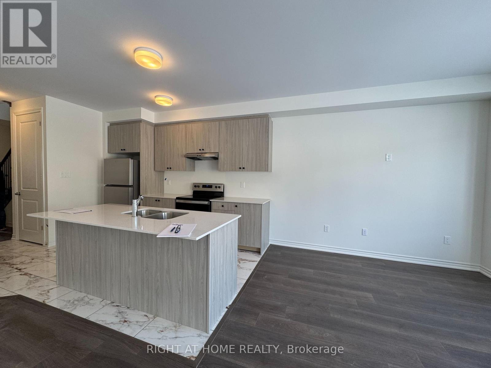 108 Sanderson Drive, Kawartha Lakes, Ontario  K9V 0S7 - Photo 11 - X12942068