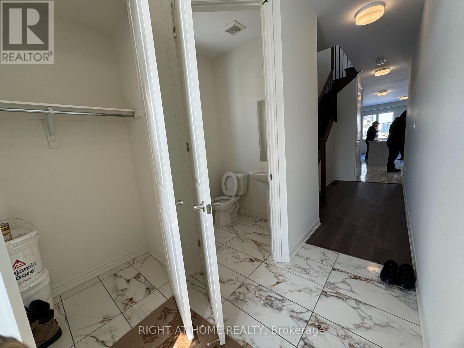 108 Sanderson Drive, Kawartha Lakes, Ontario  K9V 0S7 - Photo 4 - X12942068