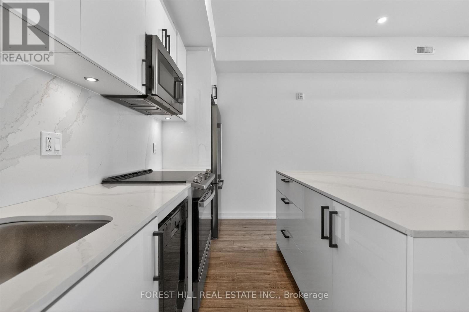 30 - 35 BIRCHCLIFF AVENUE Toronto (Birchcliffe-Cliffside), ON M1N 0C1