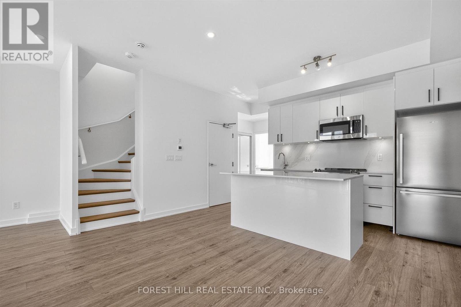 30 - 35 BIRCHCLIFF AVENUE Toronto (Birchcliffe-Cliffside), ON M1N 0C1