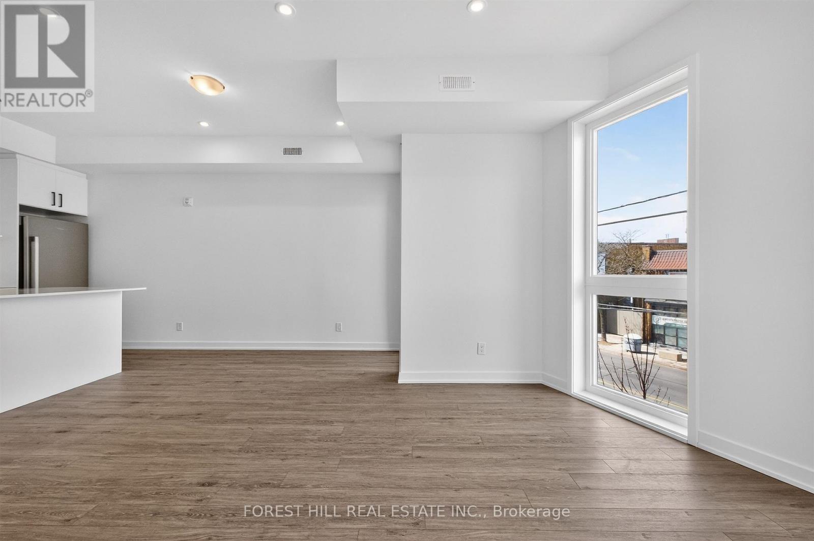 30 - 35 BIRCHCLIFF AVENUE Toronto (Birchcliffe-Cliffside), ON M1N 0C1