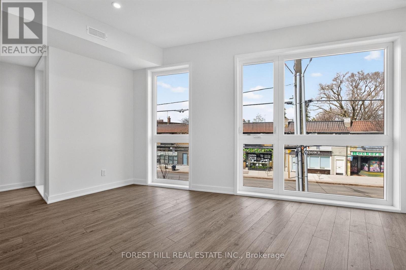 30 - 35 BIRCHCLIFF AVENUE Toronto (Birchcliffe-Cliffside), ON M1N 0C1