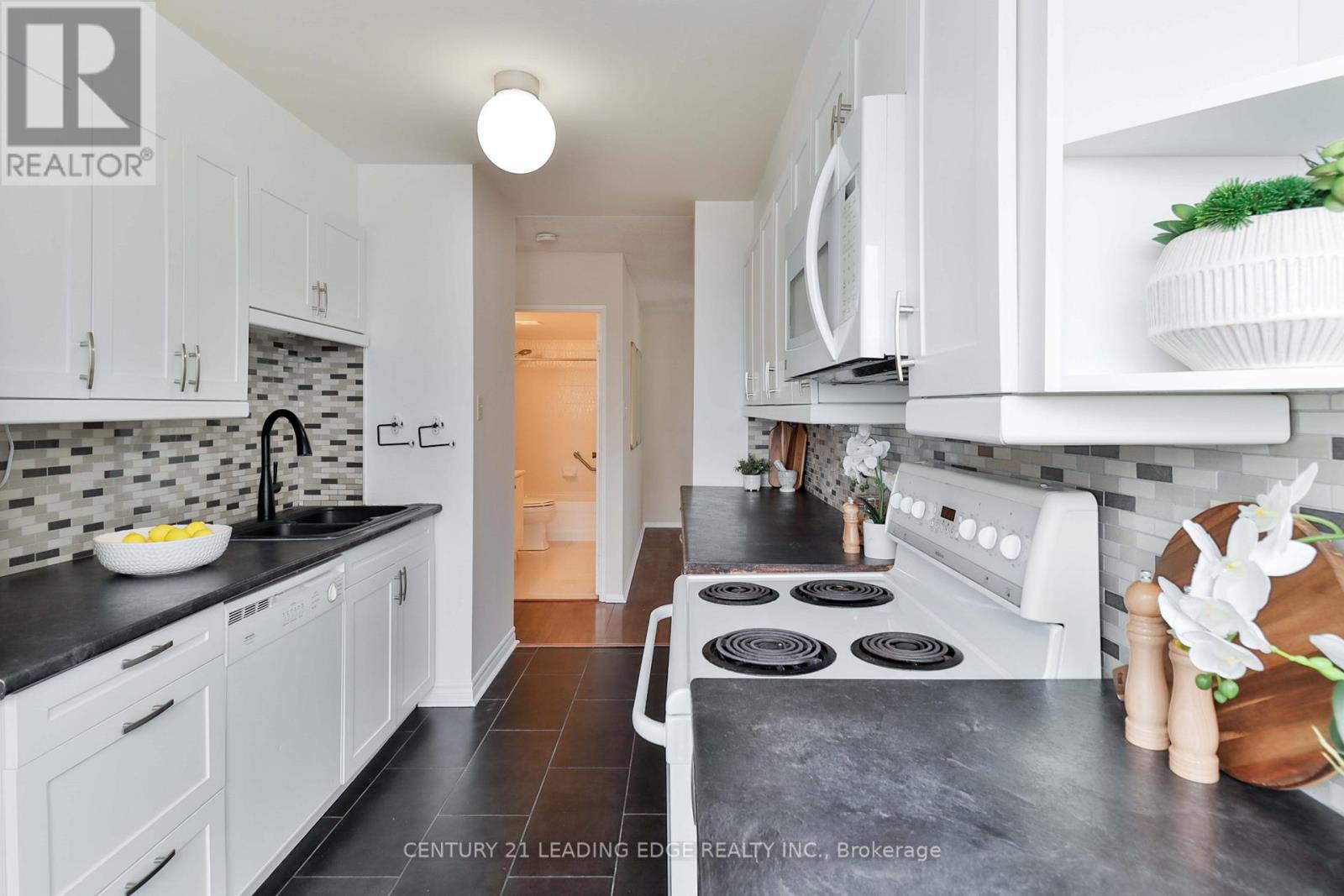 1804 - 2365 Kennedy Road, Toronto, Ontario  M1T 3S6 - Photo 16 - E12944408