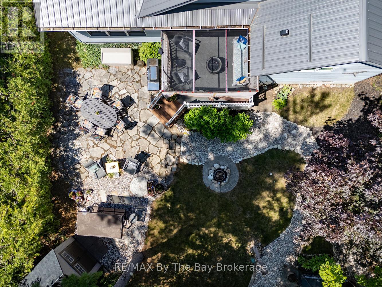 1327 River Road E, Wasaga Beach, Ontario  L9Z 2R7 - Photo 34 - S12941550