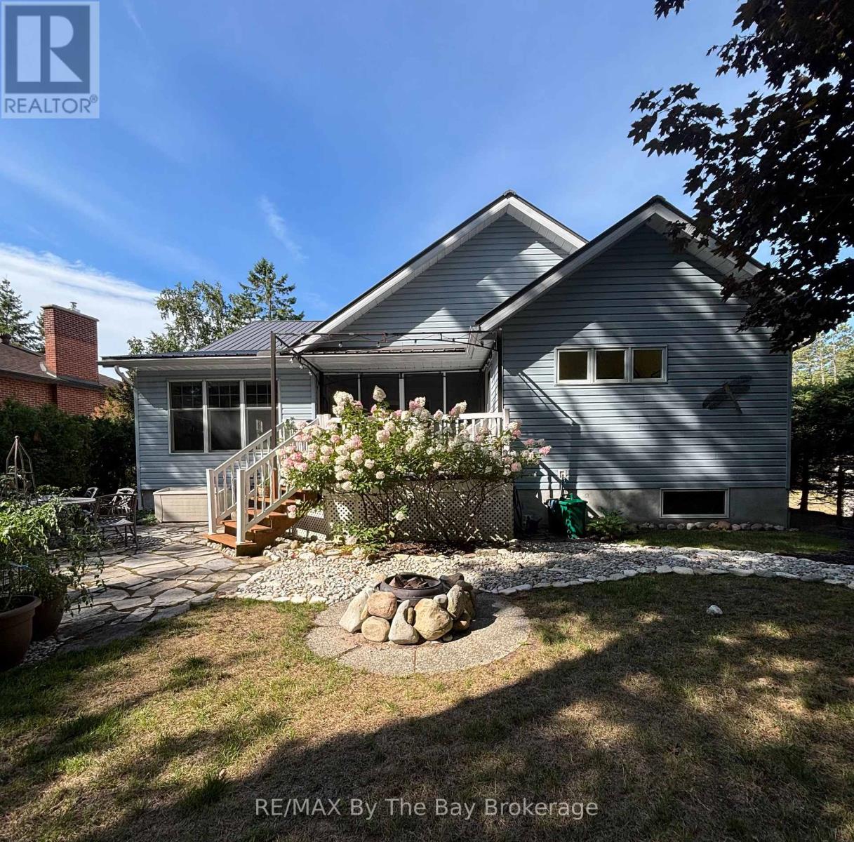 1327 River Road E, Wasaga Beach, Ontario  L9Z 2R7 - Photo 47 - S12941550