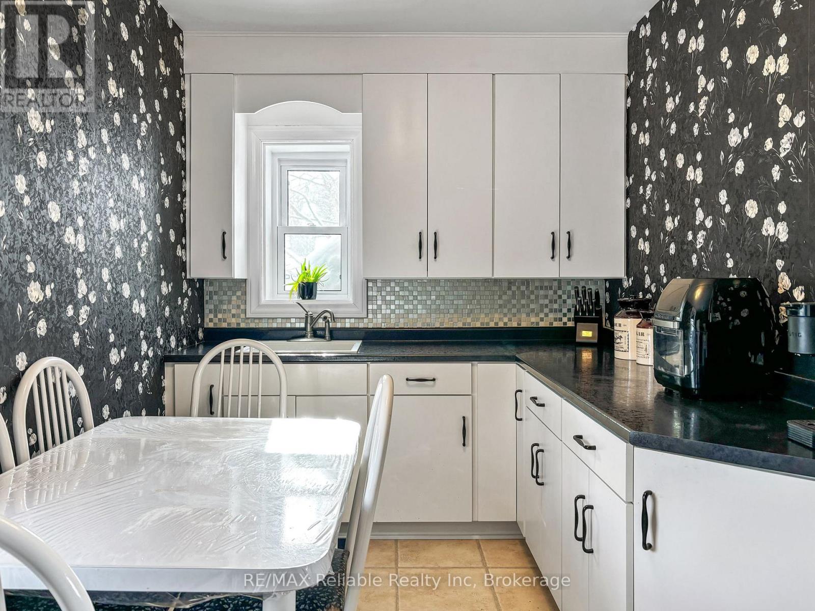 293 Drummond Street, North Huron, Ontario  N0M 1H0 - Photo 16 - X12772290