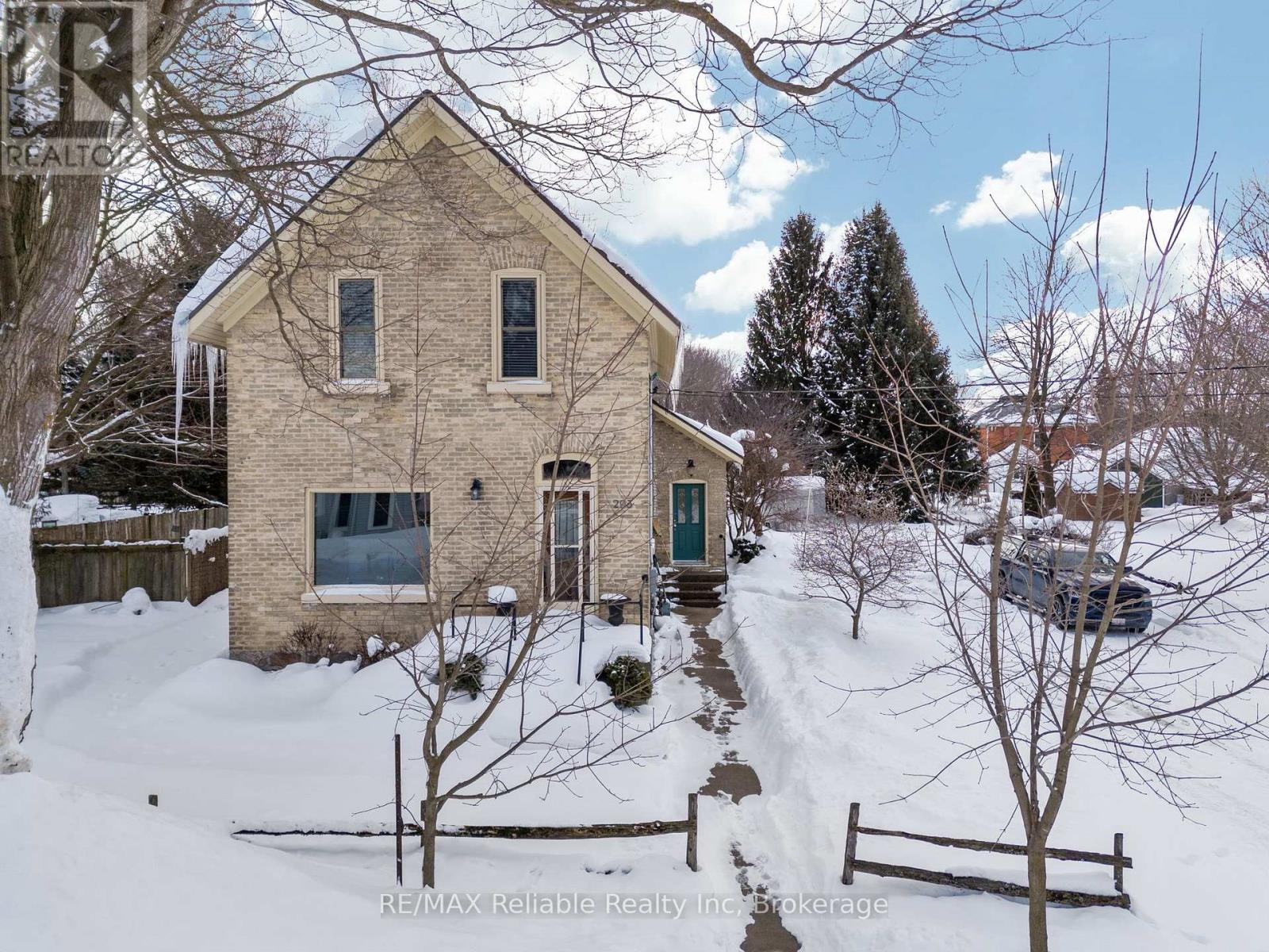 293 Drummond Street, North Huron, Ontario  N0M 1H0 - Photo 2 - X12772290