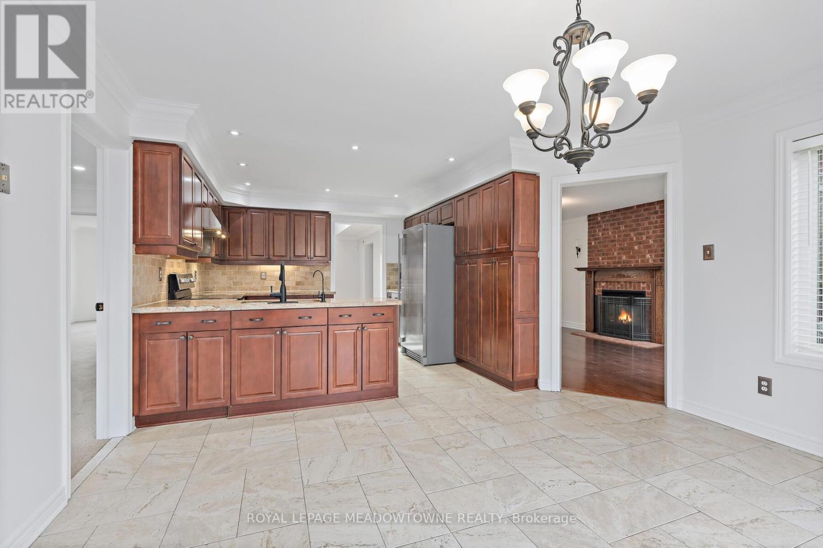 29 Hamilton Crescent, Halton Hills, Ontario  L7G 5K9 - Photo 18 - W12940074