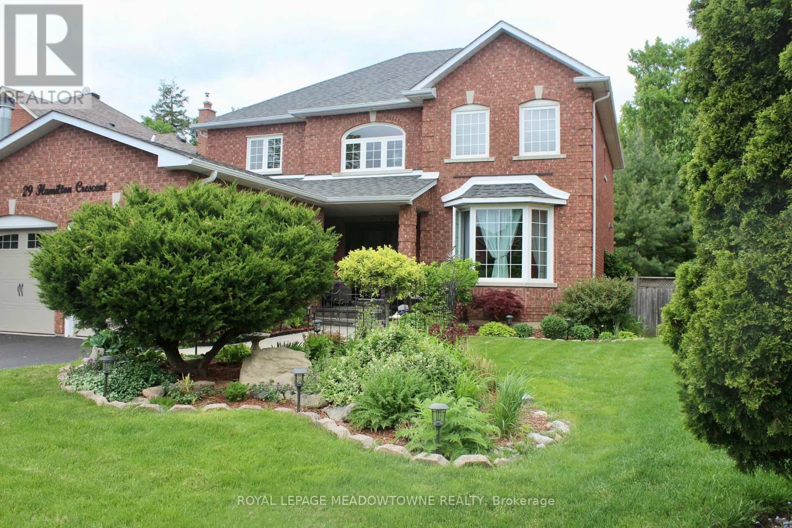 29 Hamilton Crescent, Halton Hills, Ontario  L7G 5K9 - Photo 4 - W12940074