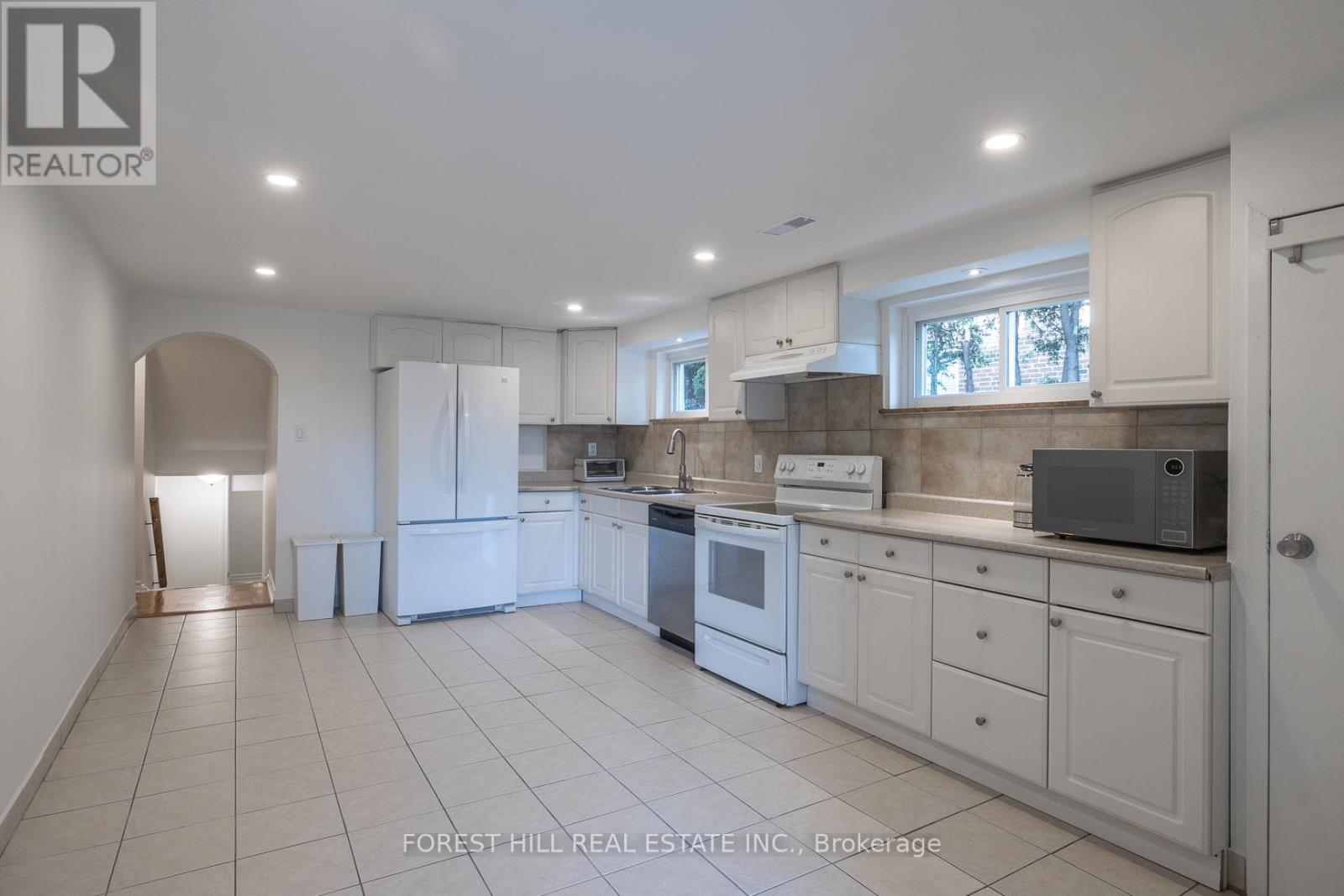 Lower - 596 Woodbridge Avenue, Vaughan, Ontario  L4L 2T7 - Photo 2 - N12944170