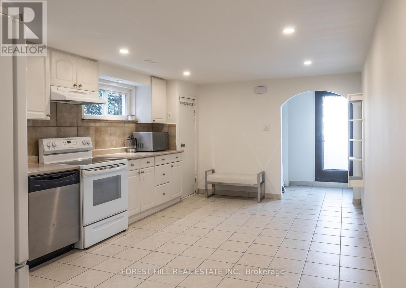 Lower - 596 Woodbridge Avenue, Vaughan, Ontario  L4L 2T7 - Photo 4 - N12944170