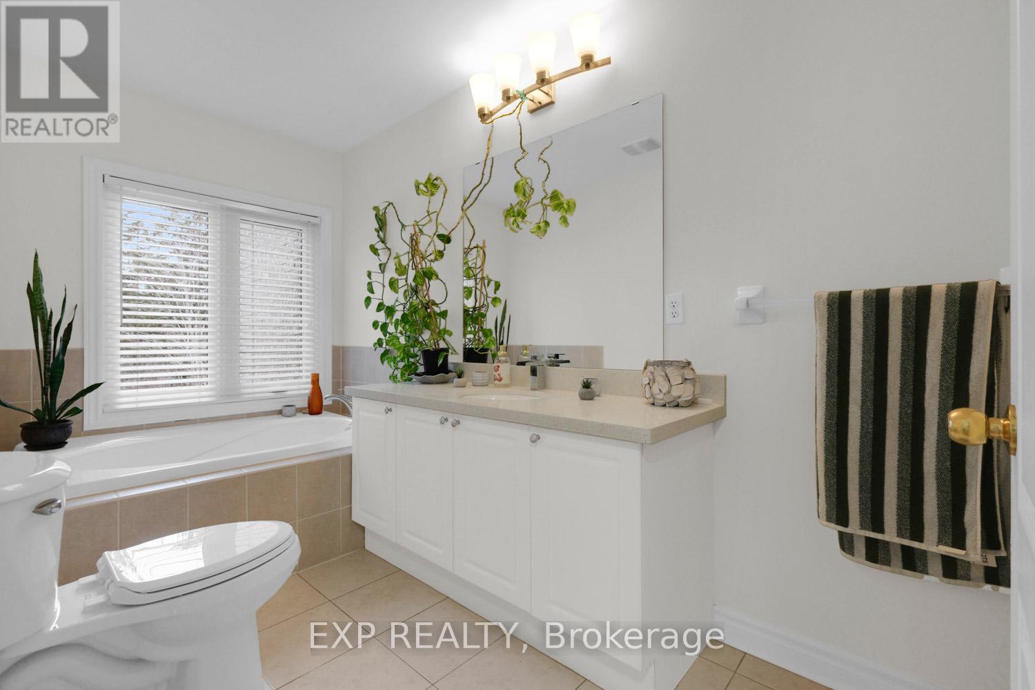 24 Williams Street, Markham, Ontario  L6C 0C2 - Photo 17 - N12944186