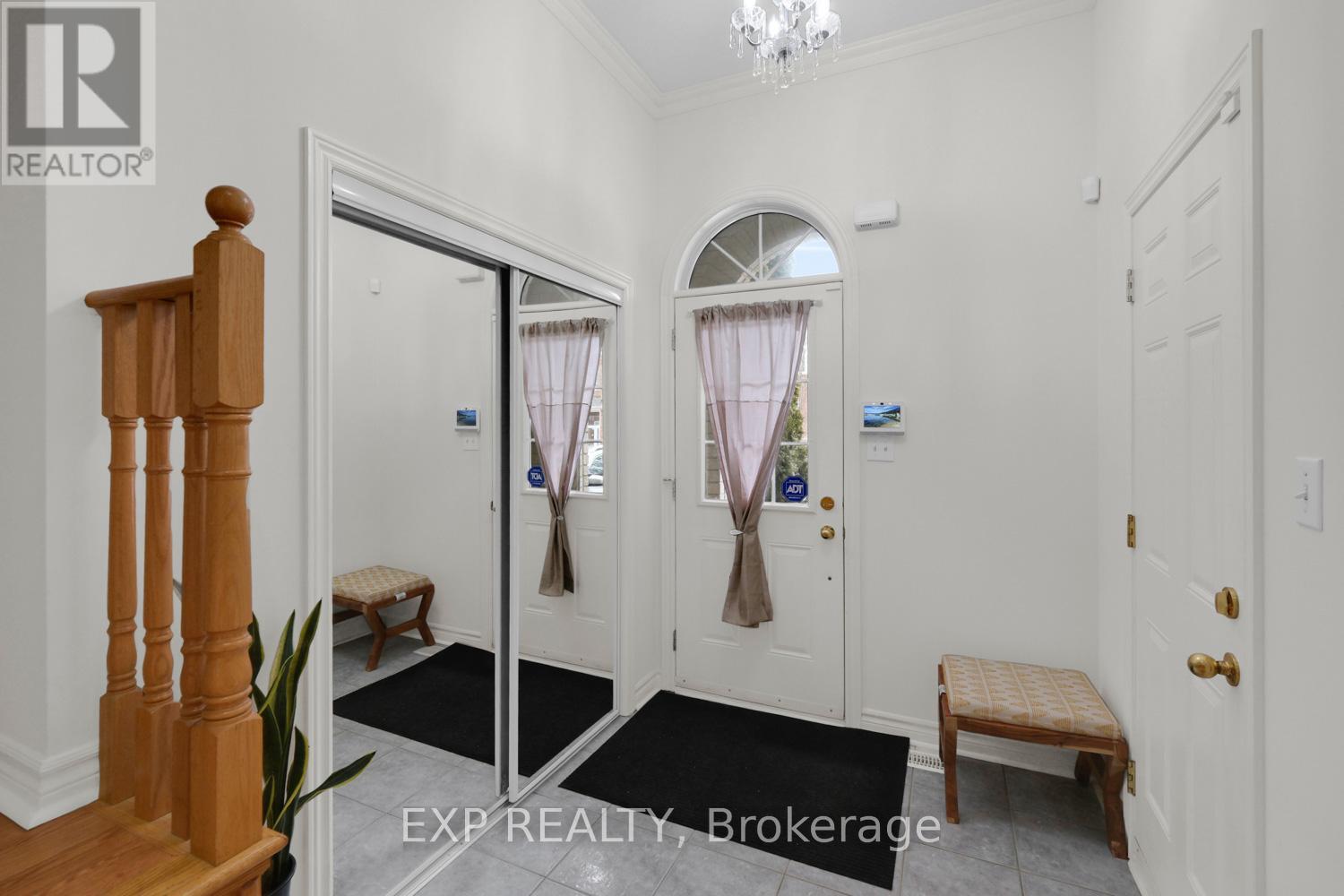 24 Williams Street, Markham, Ontario  L6C 0C2 - Photo 4 - N12944186