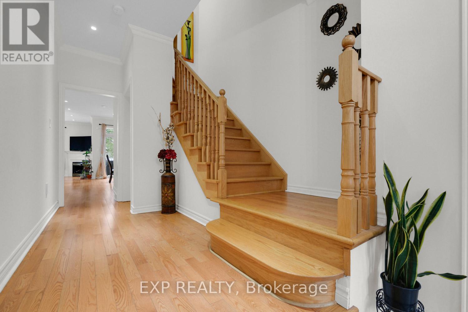 24 Williams Street, Markham, Ontario  L6C 0C2 - Photo 5 - N12944186